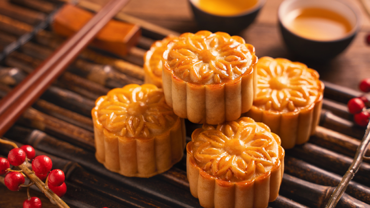 is mooncake eaten on chinese new year